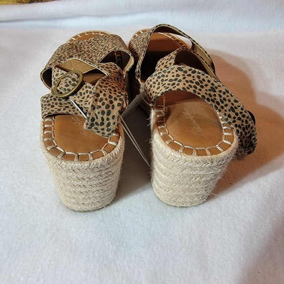 NWT Womens Heels by Universal Thread. Size 8.5, Wedge pumps. - Picture 4 of 4